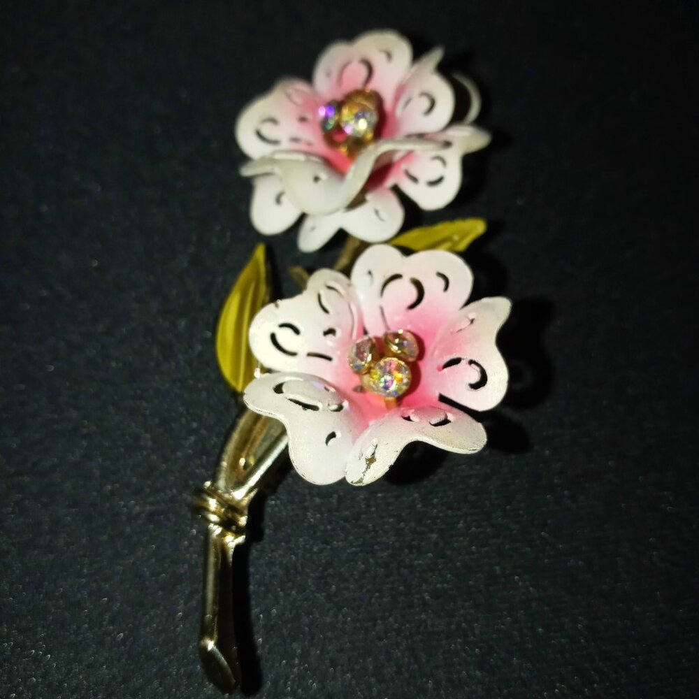 Vintage Coro Floral Brooch – Enamel & Rhinestone Flower Pin